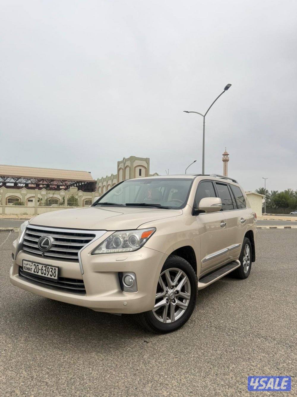 جيب لكزس 20131