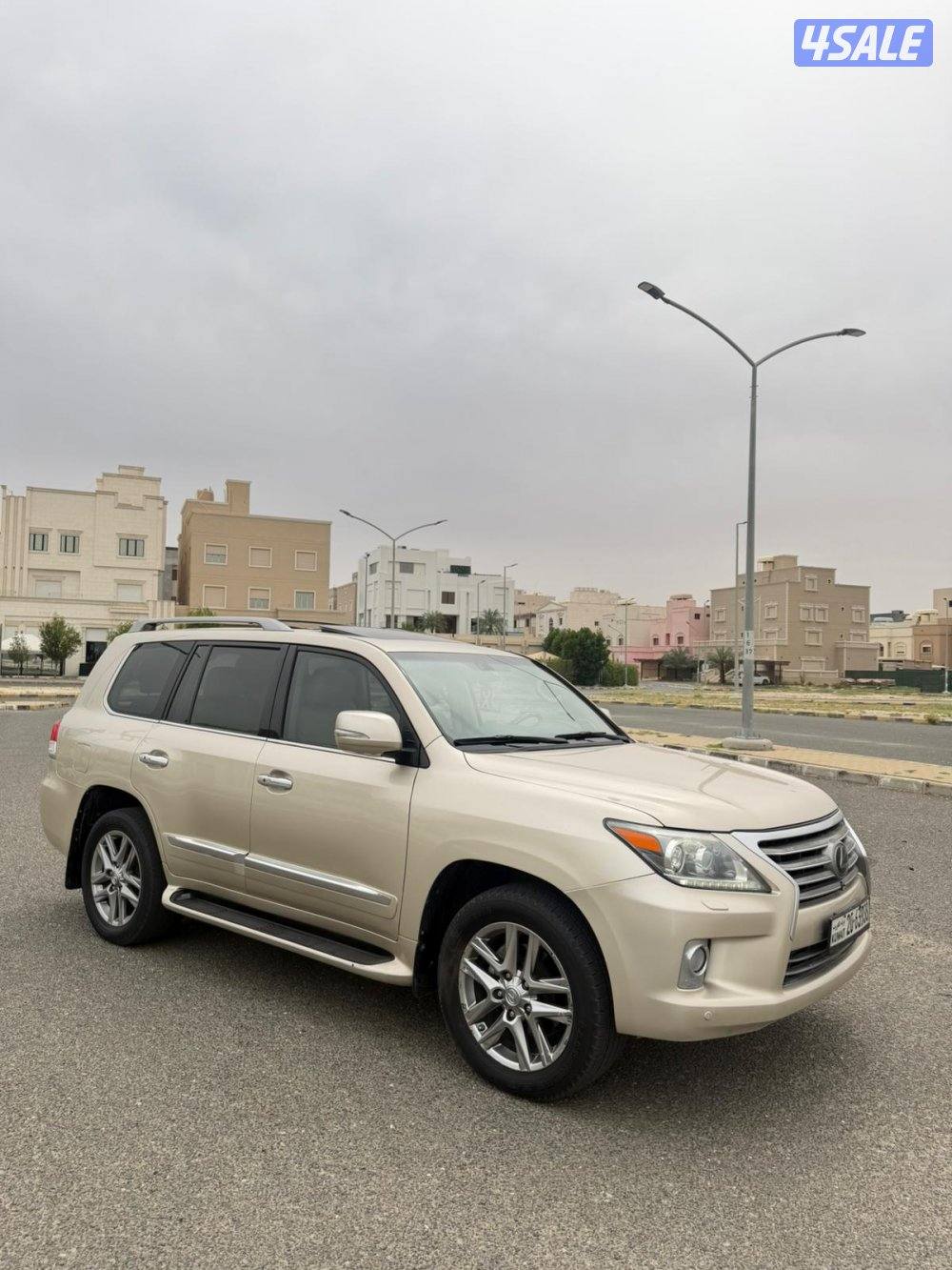 جيب لكزس 20134