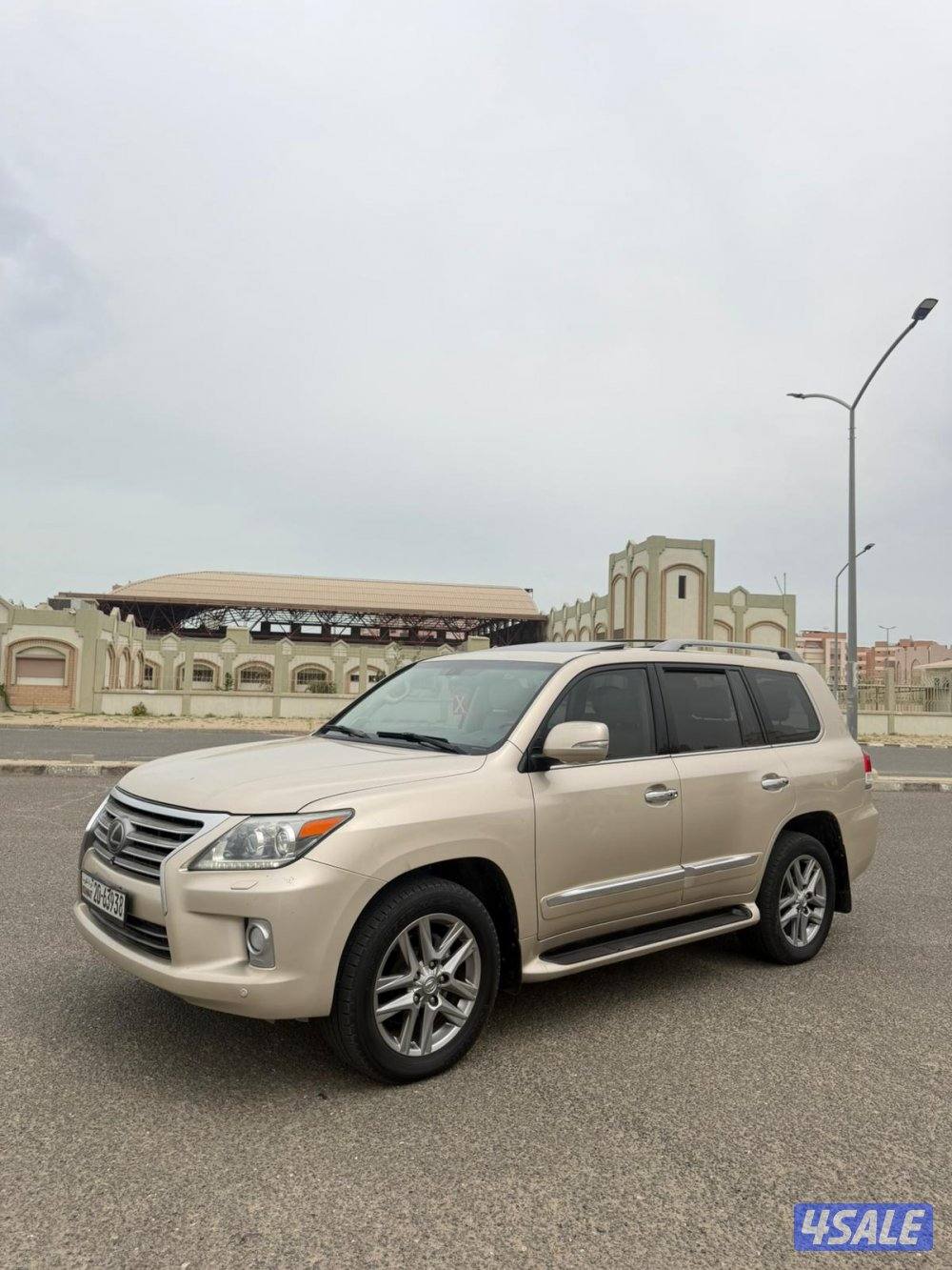 جيب لكزس 20135