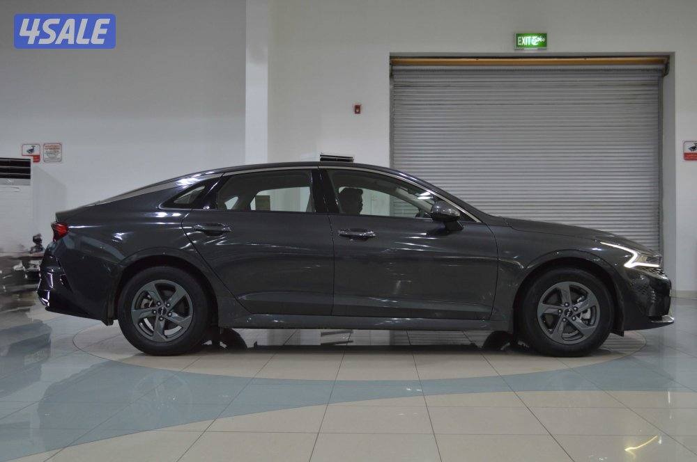 2023 Kia K5 | 2.0L LX | Excellent Condition2
