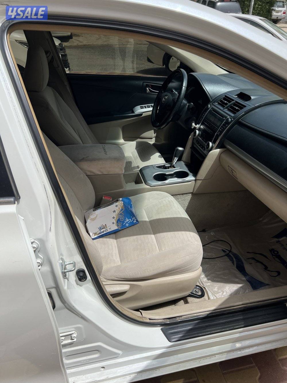 للبيع كامري موديل 20174