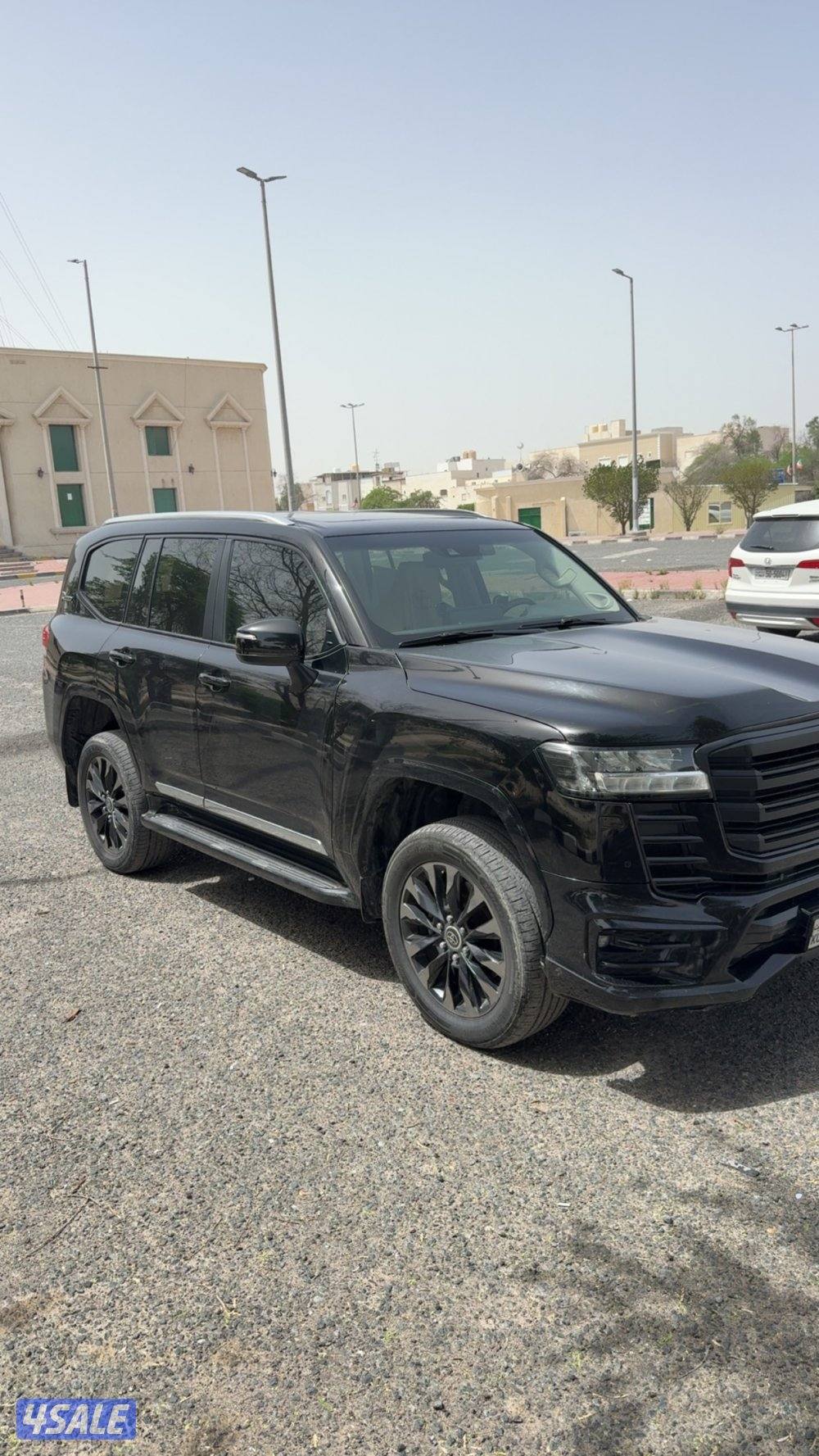 للبيع لاند4