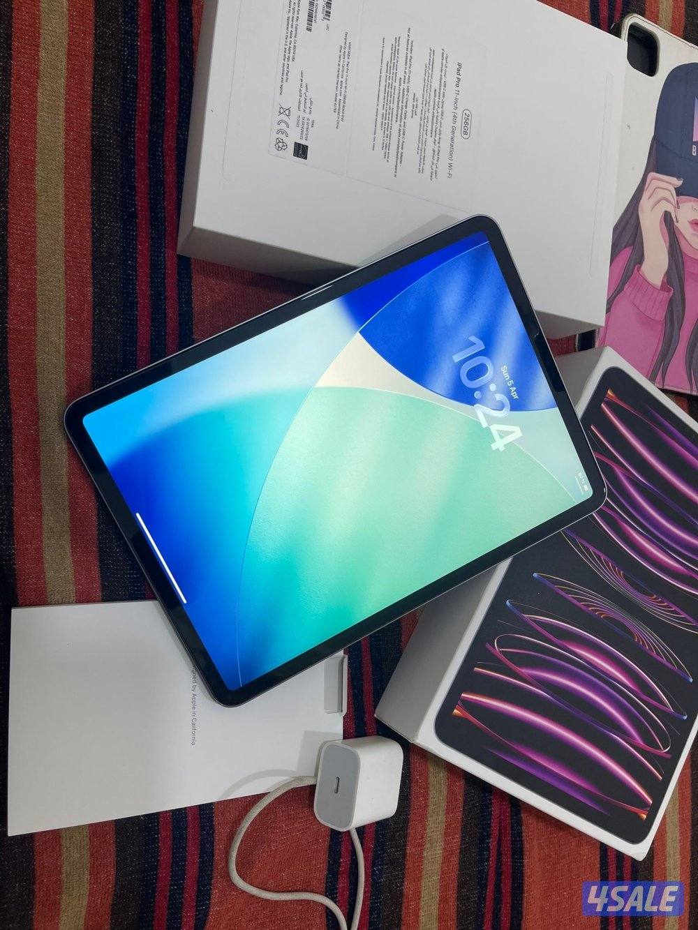 ايباد برو 11 انش 256 غيغا M2 الجيل الرابع نظيف حيل مع الكرتون والشاحن0