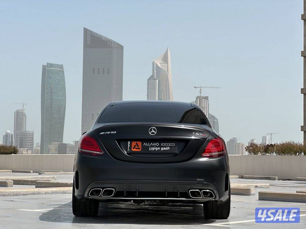 مرسيدسC63S AMG موديل2020 عداد109الف وارد الملا سيرفس منتظم+تصريح مرور3