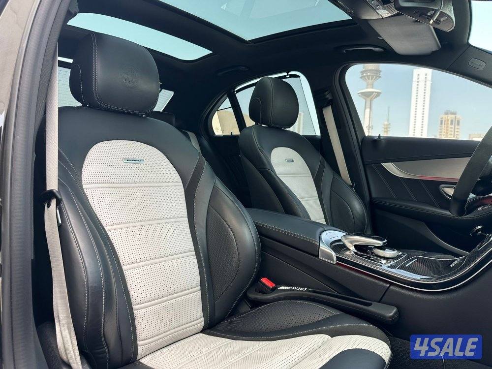 مرسيدسC63S AMG موديل2020 عداد109الف وارد الملا سيرفس منتظم+تصريح مرور10