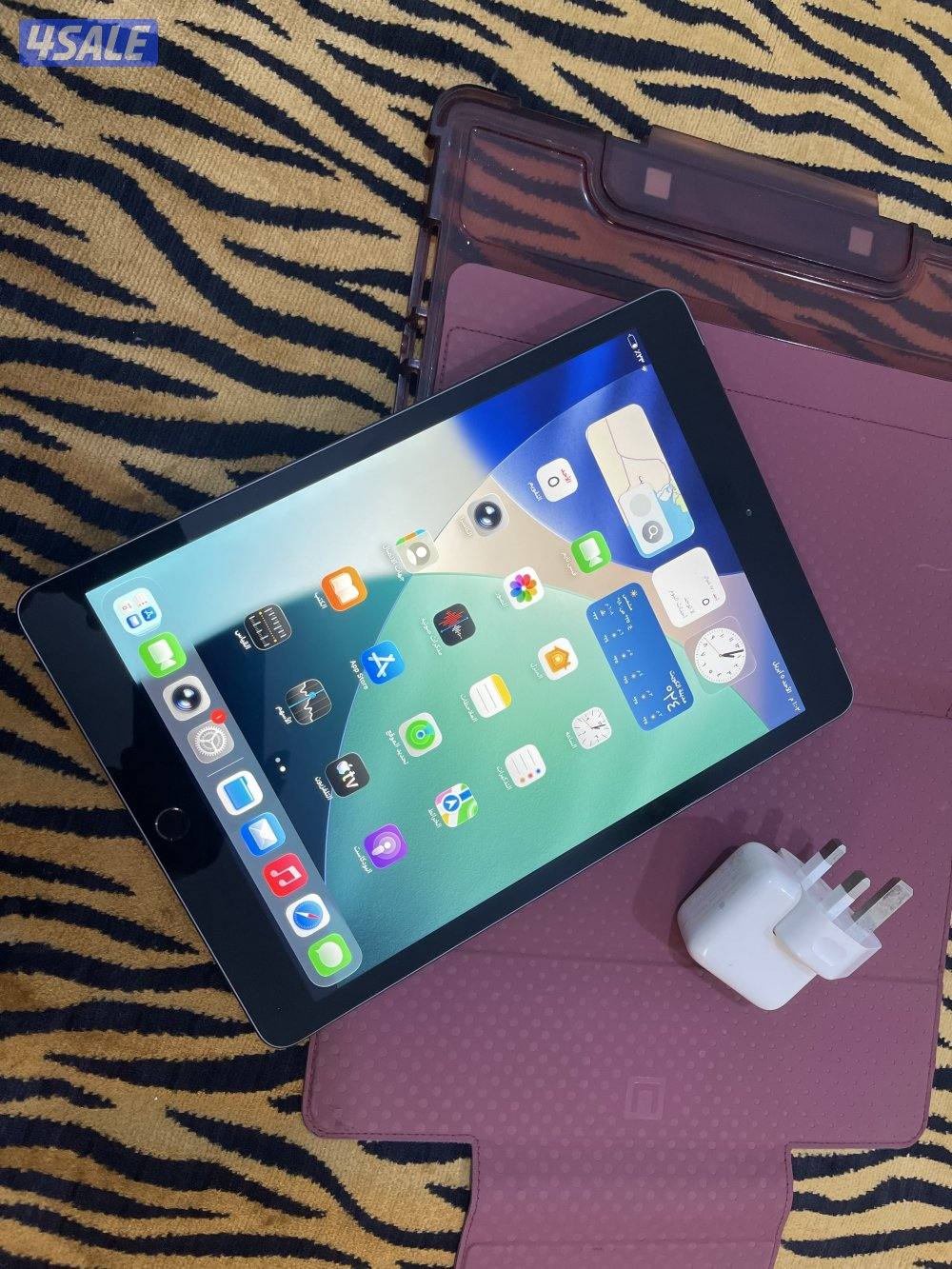 ايباد ابل 8 الثامن 32 قيقا خط شريحة شاشة 10،2 نظيف ولا زلغ مع كفر اصلي3