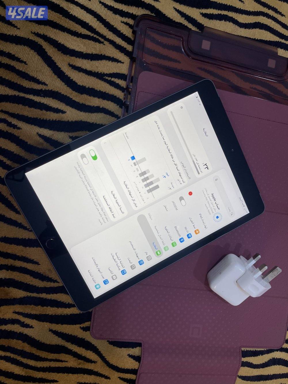 ايباد ابل 8 الثامن 32 قيقا خط شريحة شاشة 10،2 نظيف ولا زلغ مع كفر اصلي4