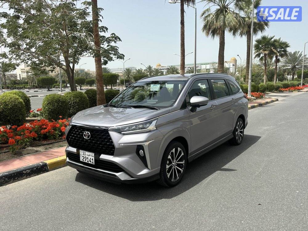 تويوتا فيلوز العائليه 2025 ماشي 8 سيرفس وكاله تحت الكفاله شرط الفحص0