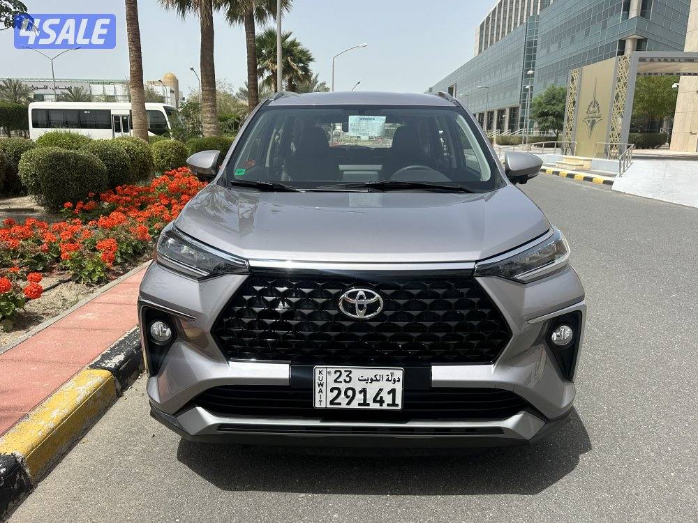 تويوتا فيلوز العائليه 2025 ماشي 8 سيرفس وكاله تحت الكفاله شرط الفحص3