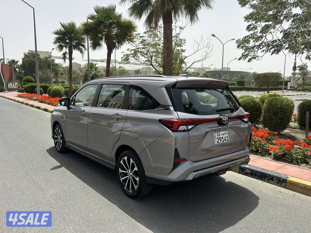 تويوتا فيلوز العائليه 2025 ماشي 8 سيرفس وكاله تحت الكفاله شرط الفحص4