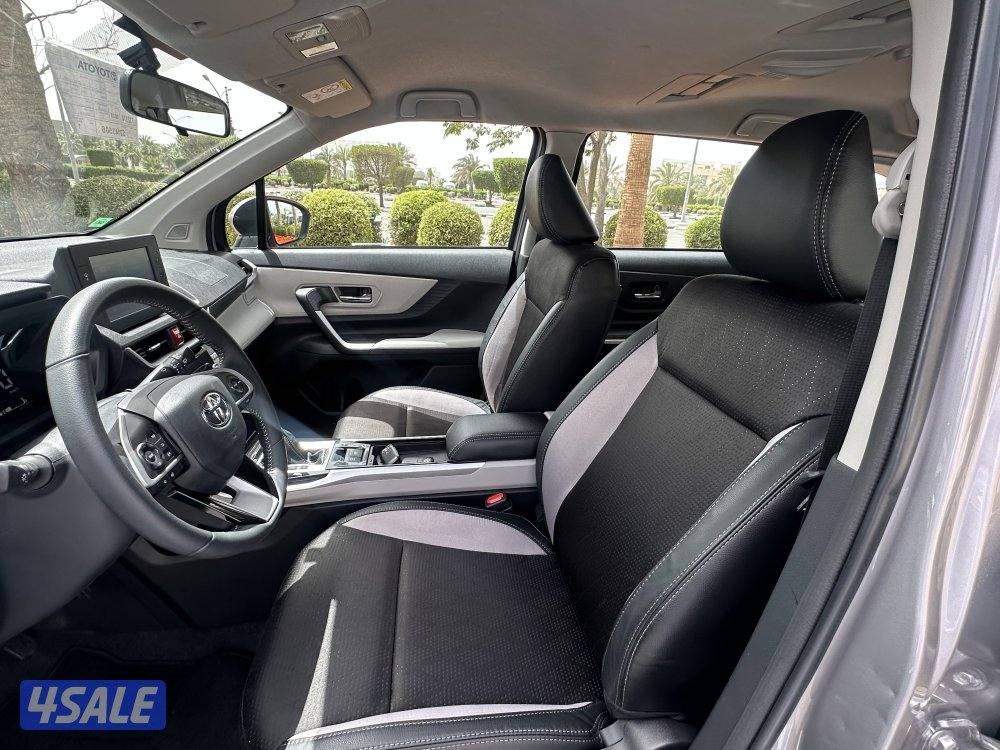 تويوتا فيلوز العائليه 2025 ماشي 8 سيرفس وكاله تحت الكفاله شرط الفحص7