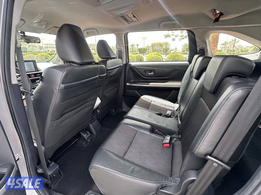 تويوتا فيلوز العائليه 2025 ماشي 8 سيرفس وكاله تحت الكفاله شرط الفحص8