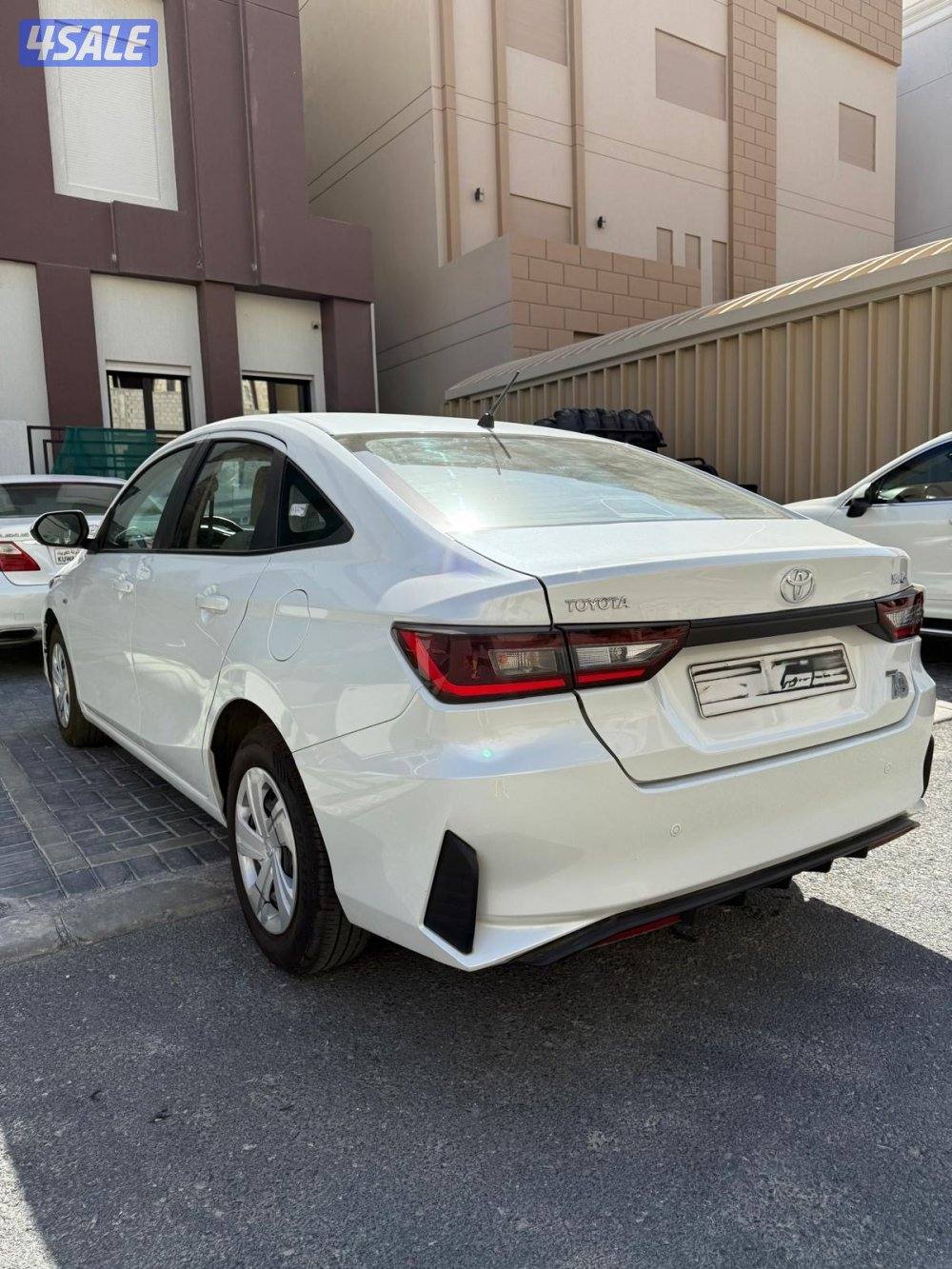 للبيع تيوتا يارس 2024yaris3