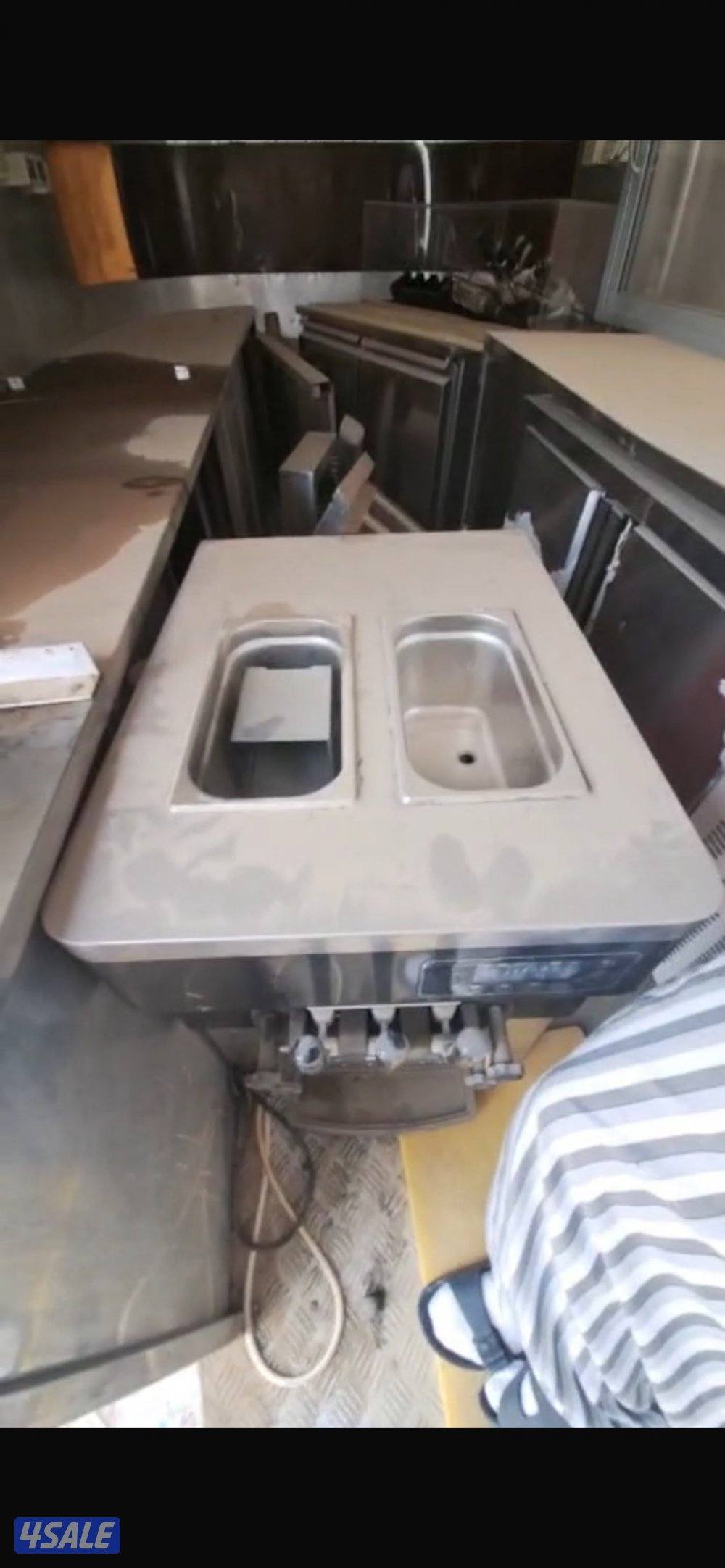 فود ترك مع المعدات1