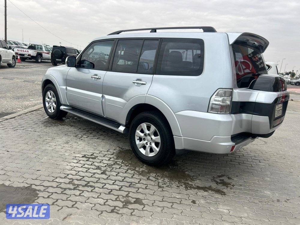 ميتسوبيشى باجيرو GLS -V6 موديل 2015 ماشى 260.000 k.m وارد الملا .2