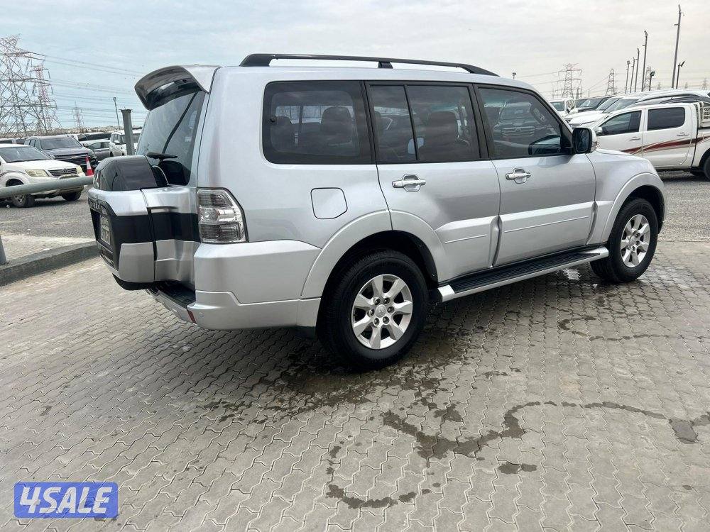 ميتسوبيشى باجيرو GLS -V6 موديل 2015 ماشى 260.000 k.m وارد الملا .3