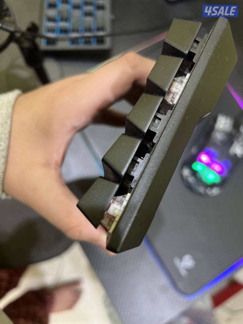 كيبورد sades model: k15 حجم 61 تقريبا في زر مو موجود مبدل السوتش احمر3