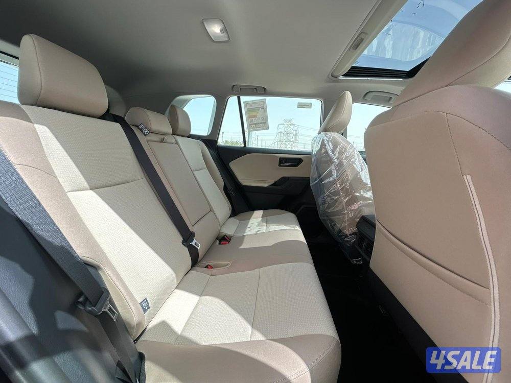 تويوتا XLE-RAV4 موديل 2026 اصفار  وارد الساير.شاشة أماميه 10.5انش4