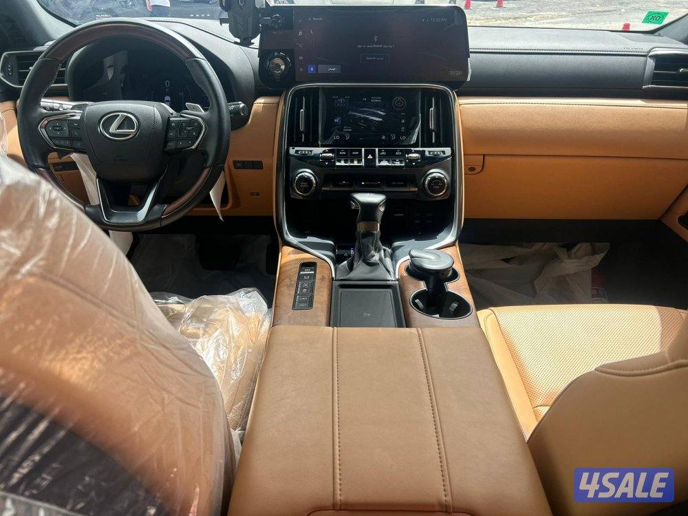 لكزس LX600 درجة اولى  twinturbo .V6 موديل 2025 ماشي 39.000 k.m  وارد6