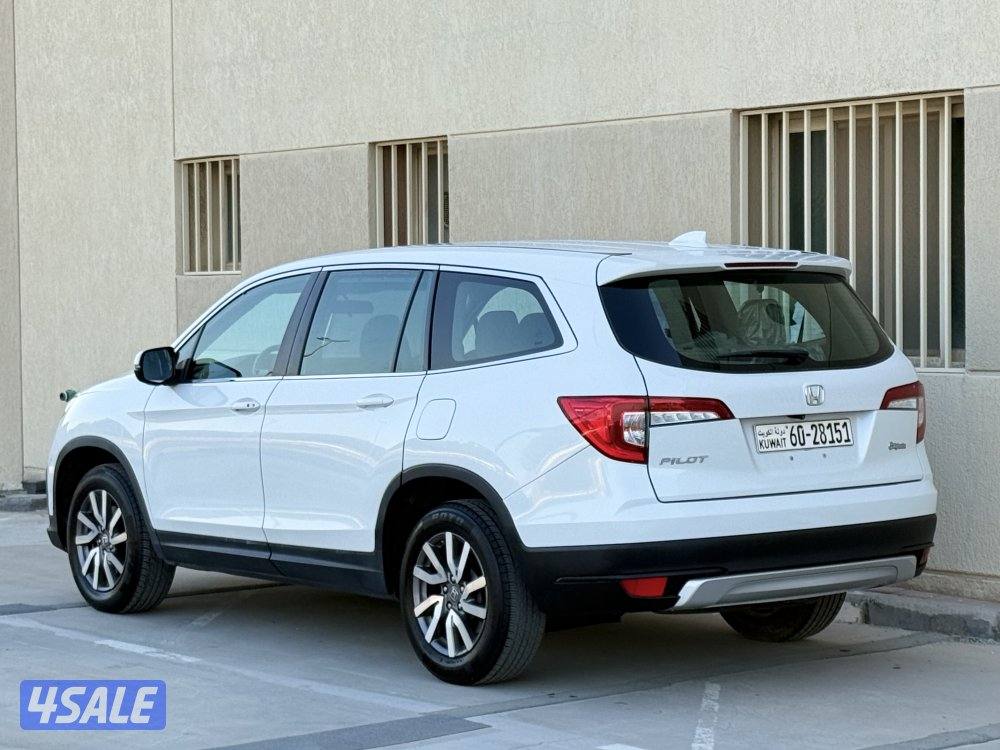 للبيع - هوندا بايلوت - موديل 2021 - عداد 136 - وارد الغانم - شرط الفحص3