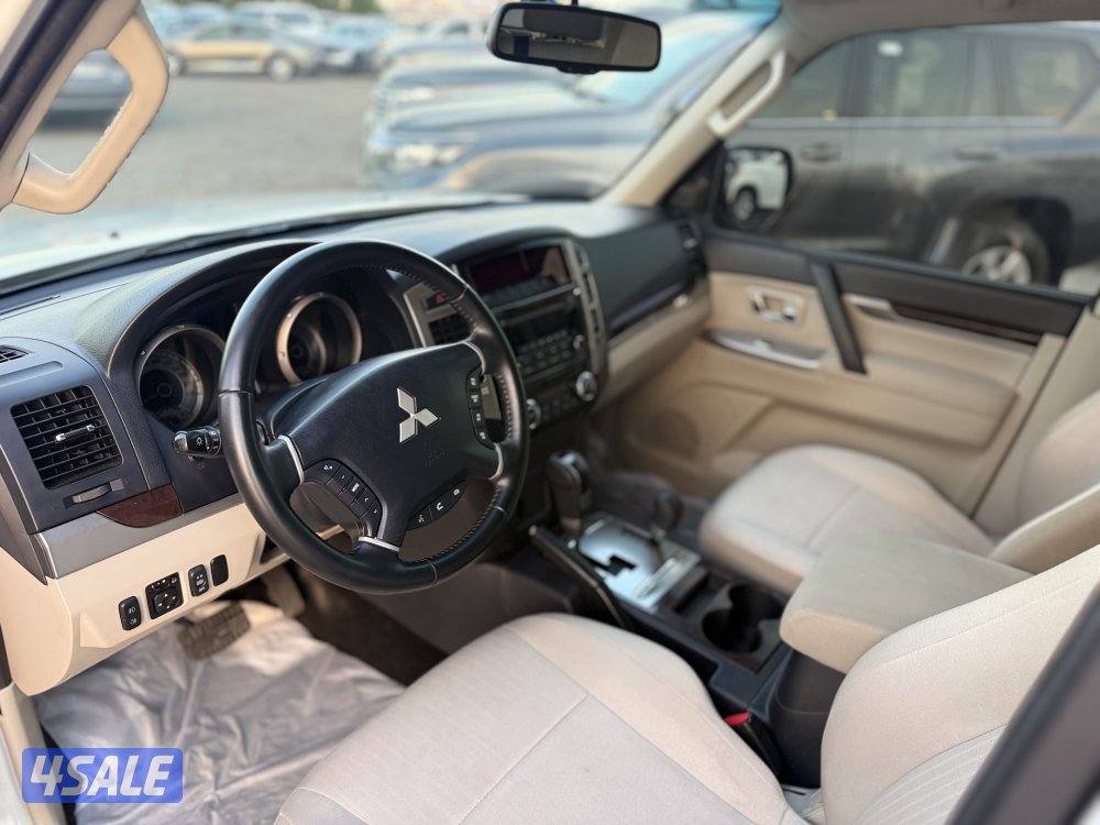 للبيع - باجيرو - موديل 2022 - عداد 158 - وارد الوكاله - شرط الفحص6