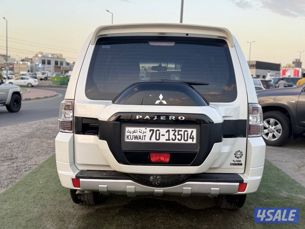 للبيع - باجيرو - موديل 2022 - عداد 158 - وارد الوكاله - شرط الفحص5