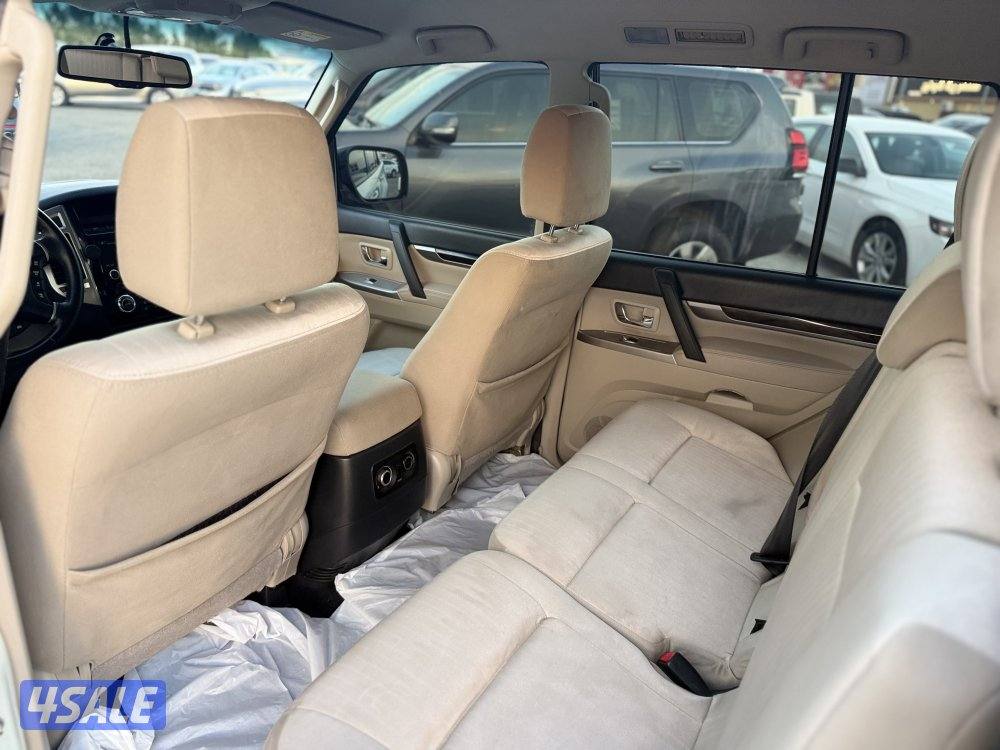 للبيع - باجيرو - موديل 2022 - عداد 158 - وارد الوكاله - شرط الفحص7