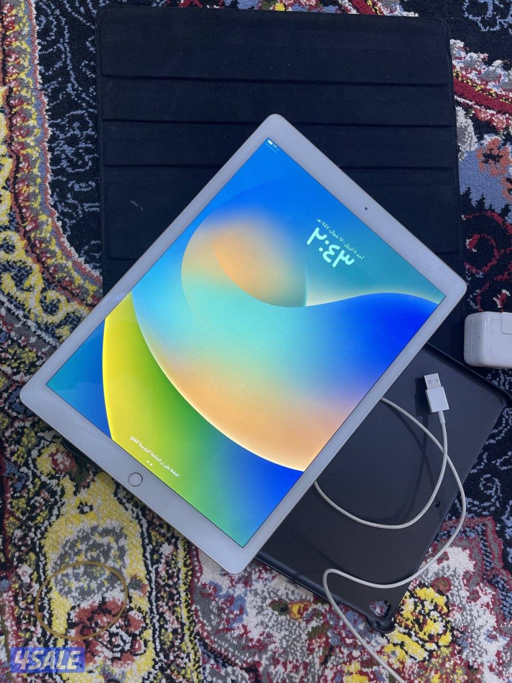 ايباد ابل برو 12.8 انش 32 قيقا نظيف وشغال تمام تحديث 16،7 مع كفر والشا7