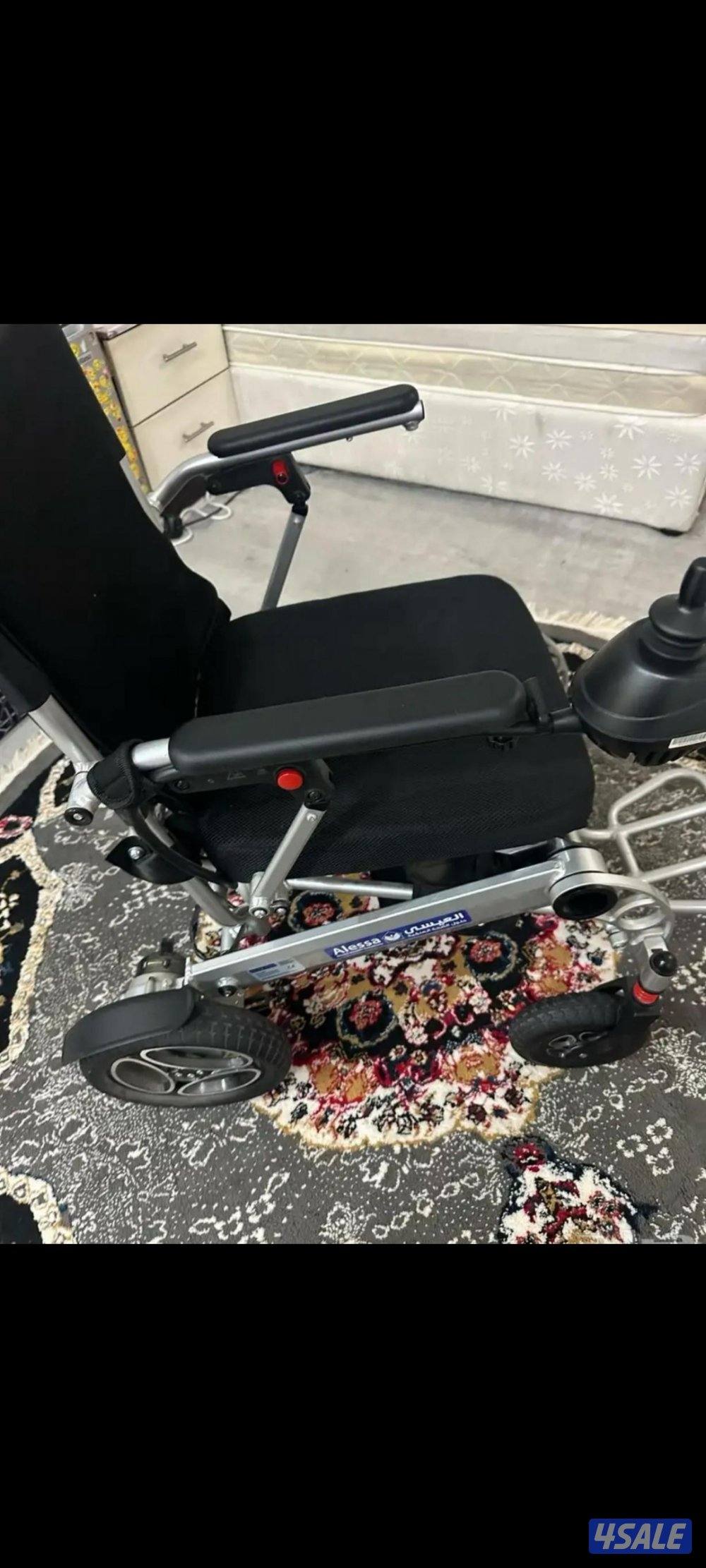 كرسي كهربائي بحاله جديده تواصل وتساب فقط قابل للتفاوض1