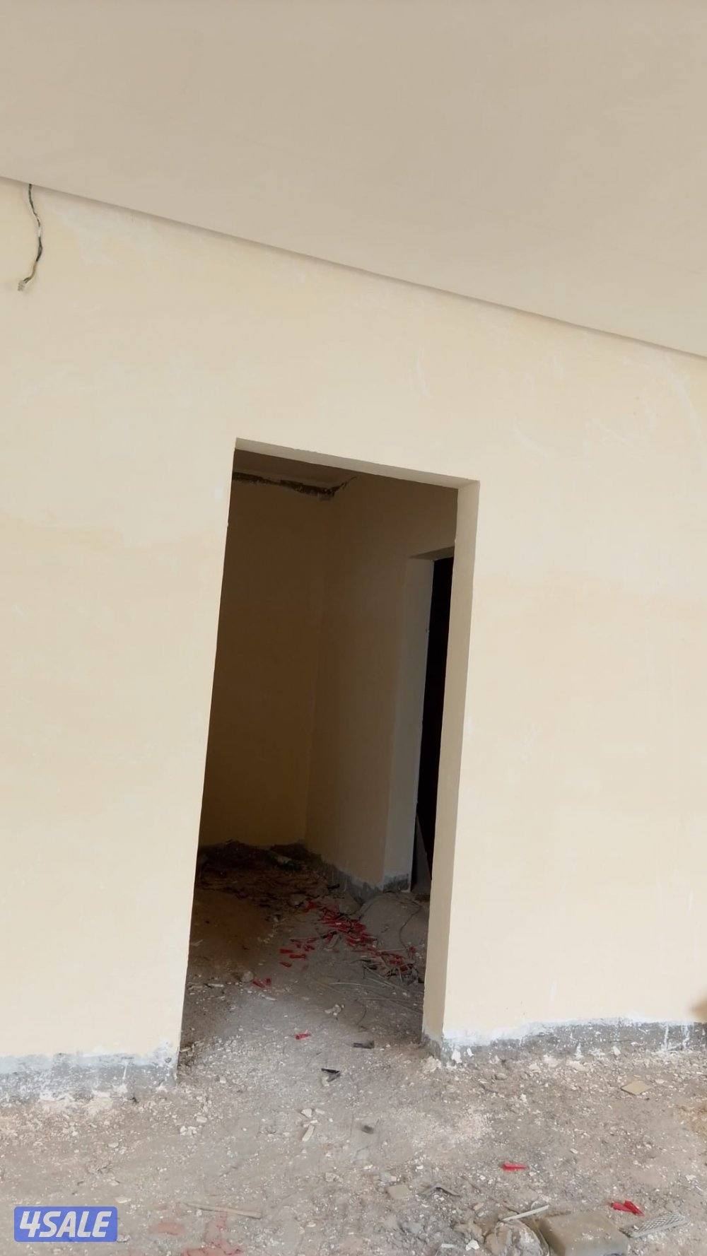 بيع فيلا فيه سرداب كامل وحمام سباحه دورين ونص في نواقص امنيوم سيراميك4