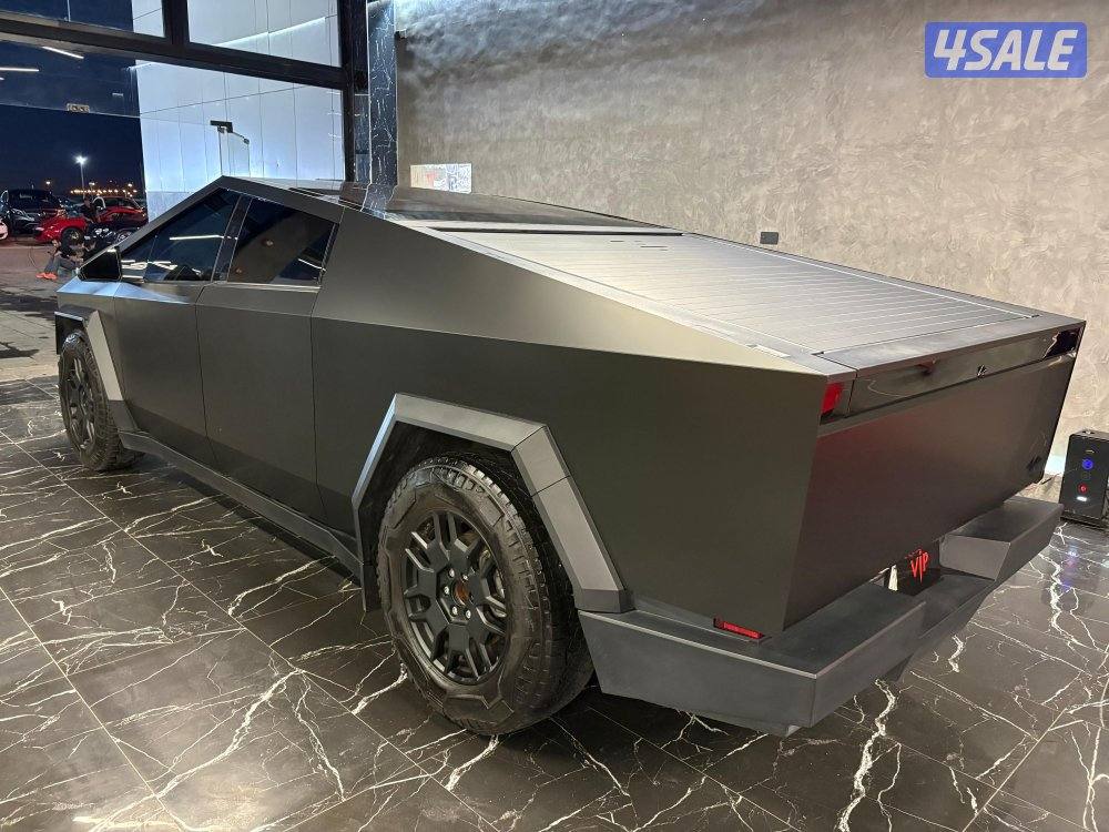 Cyberbeast foundation تسلا5