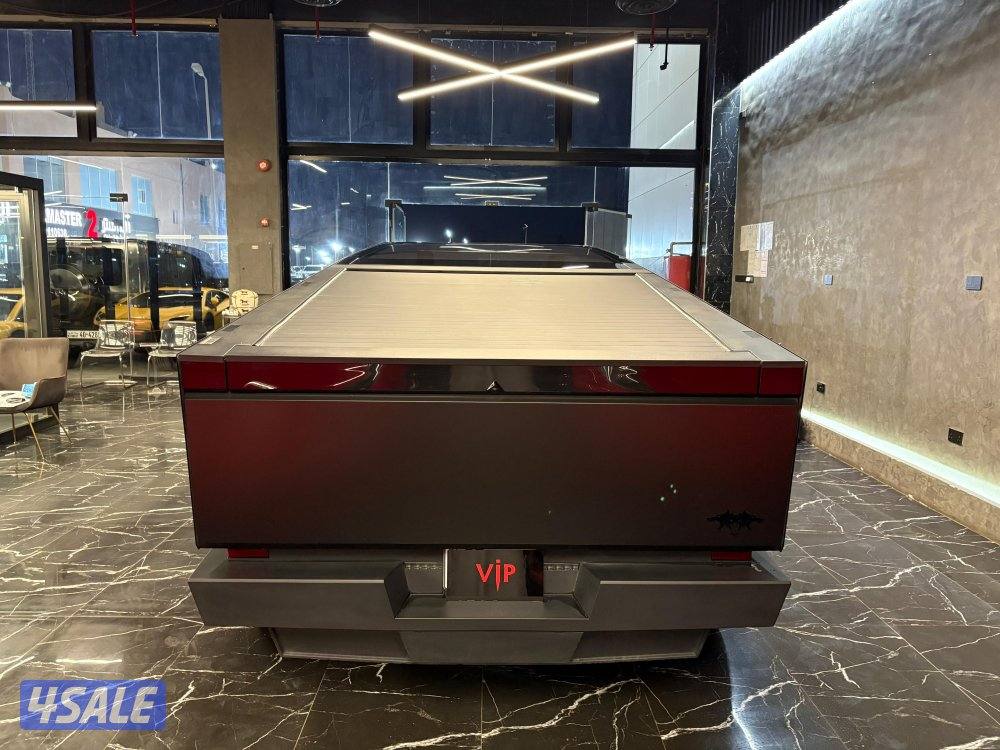 Cyberbeast foundation تسلا8