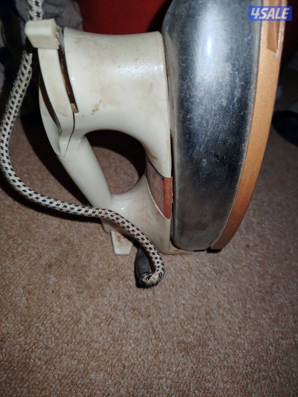 للبيع مكوات ملابس وغلاية ماء4