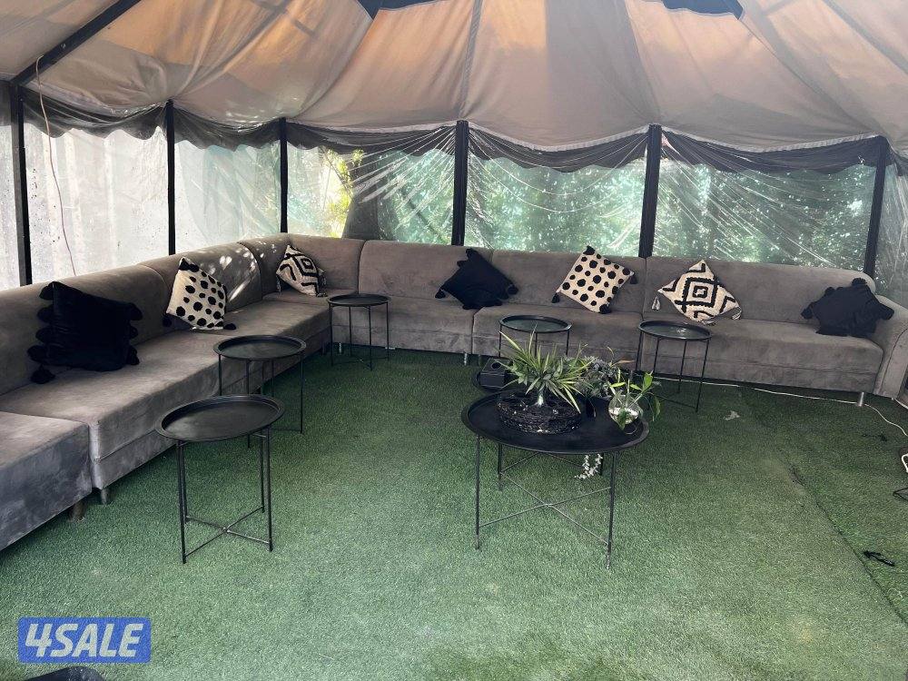 خيمه مع الاثاث وطاولات واضاءه1