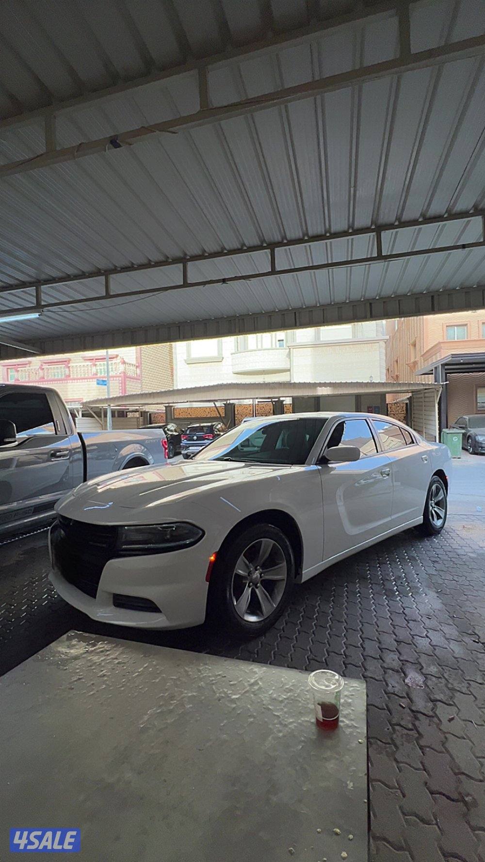 للبيع شارجر 2019 v60