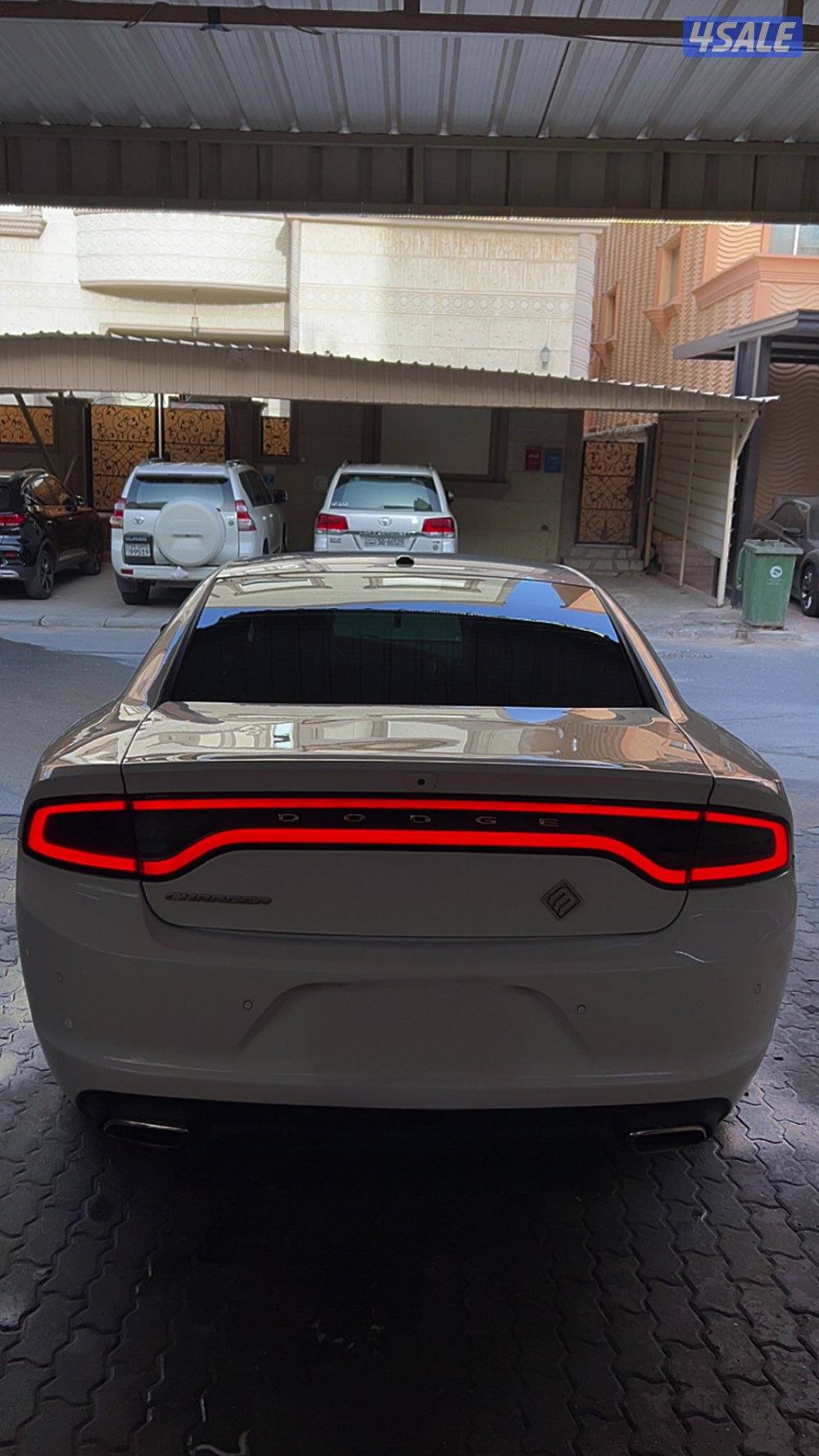 للبيع شارجر 2019 v64