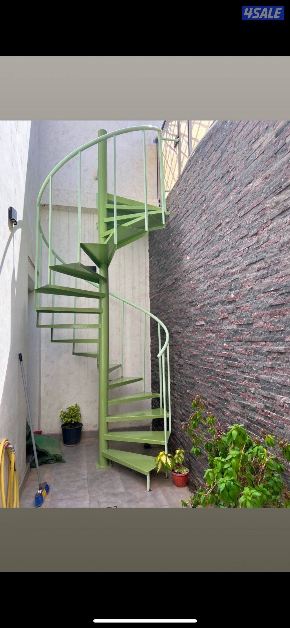 تصميم وتنفيذ اعمال حدادة سلالم/عوازل/ارفف/وغيرها من الاعمال0