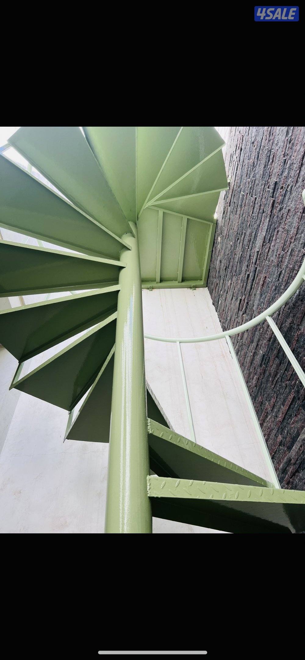 تصميم وتنفيذ اعمال حدادة سلالم/عوازل/ارفف/وغيرها من الاعمال1