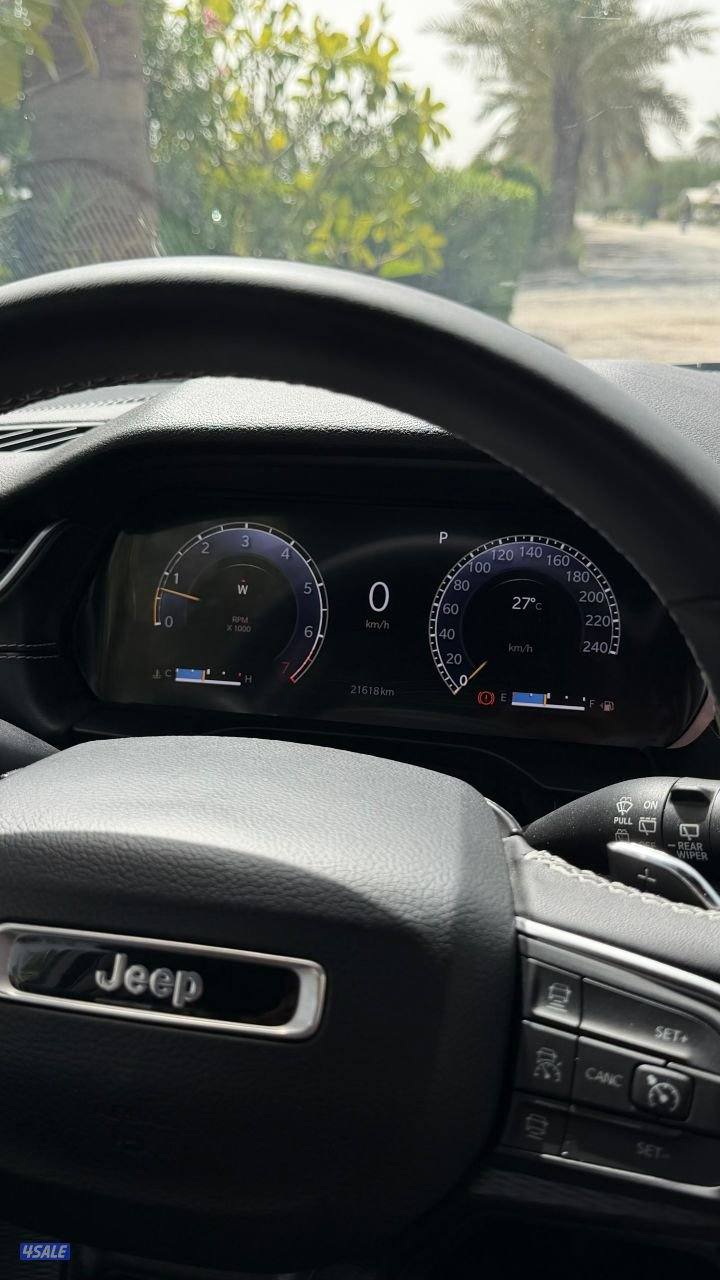للبيع جيب جراند شروكي موديل 2023 ماشي ٢٢ الف - المالك الأول5