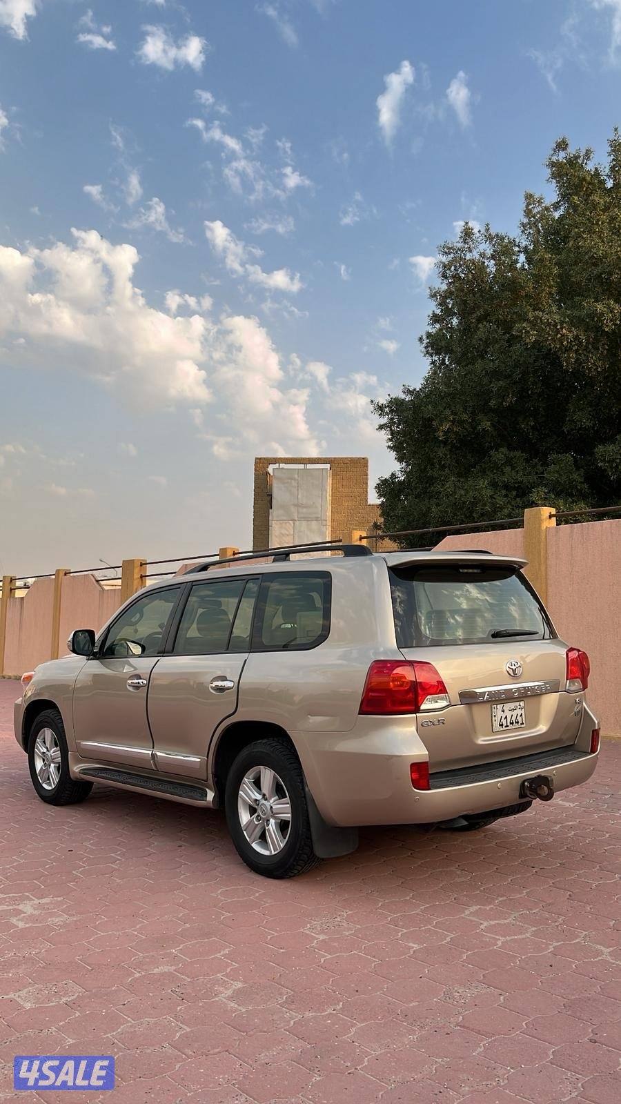 للبيع لاند 2014 ماشي 175 شرط الفحص قير مكينه شاصي سيرفس منتظم بالوكاله1