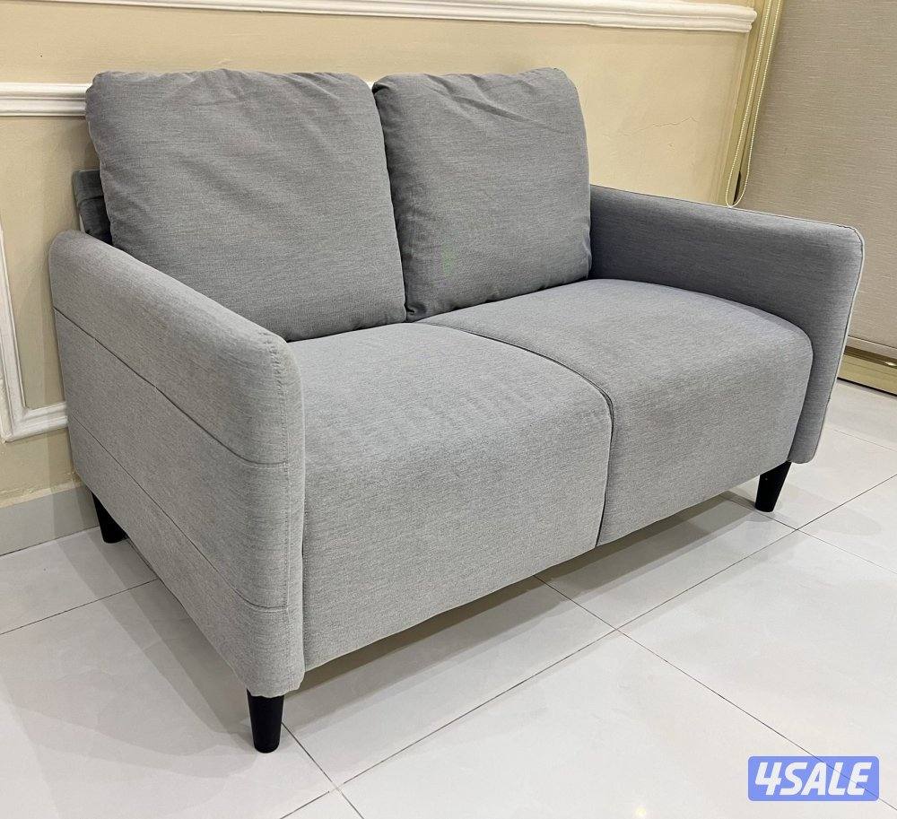 للبيع كنبه نظيفه جداً جداً وشبه الجديد من ايكيا0