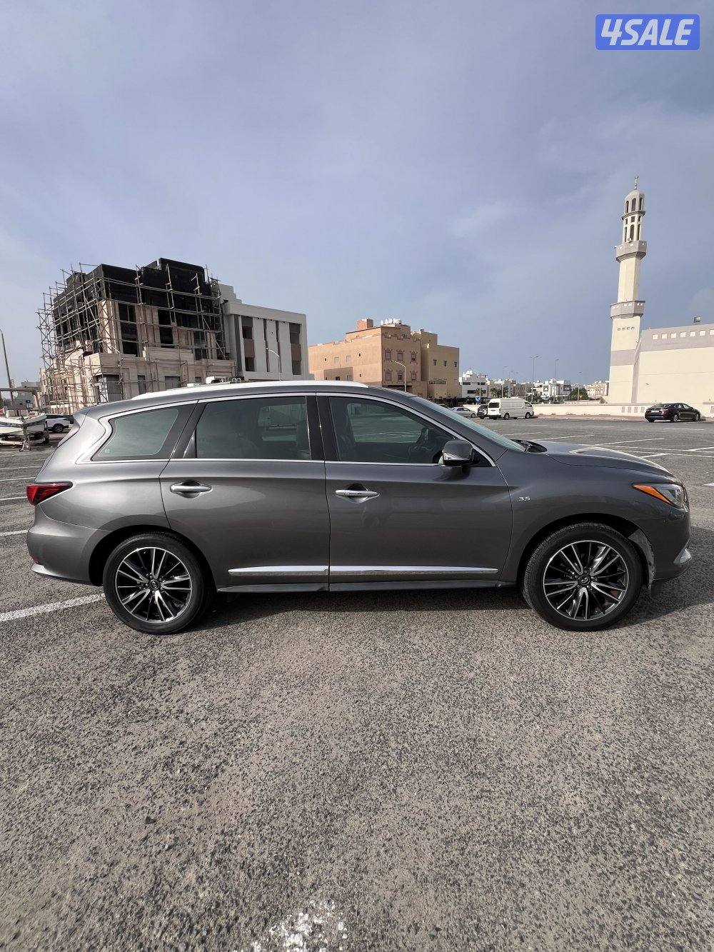 Infiniti QX602