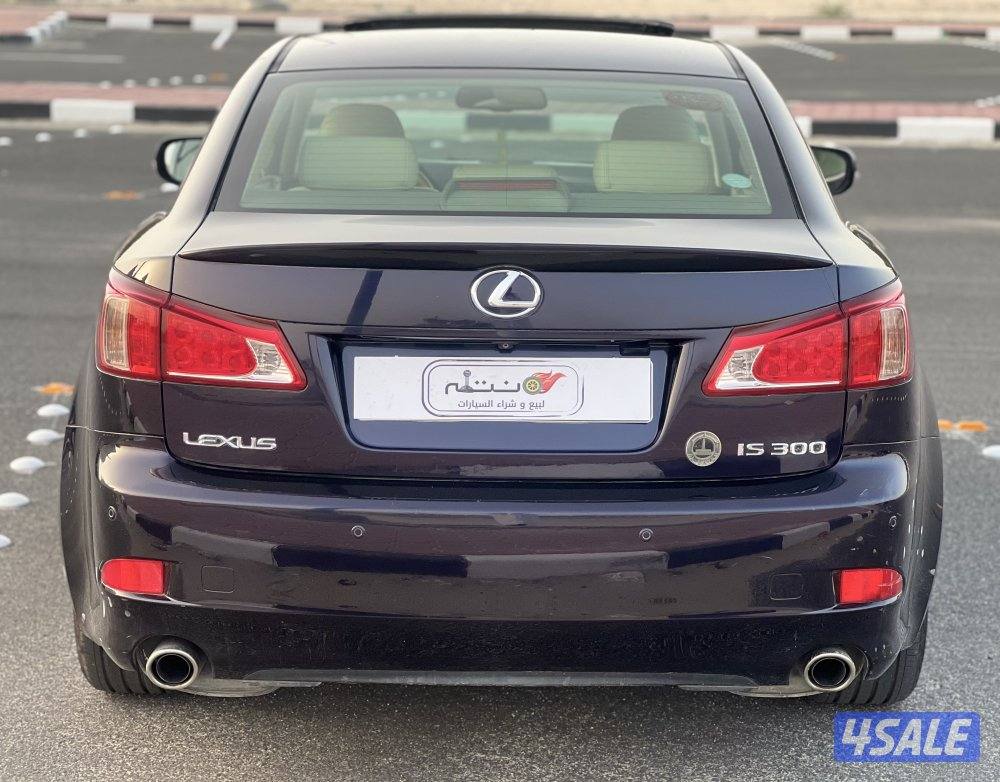 للبيع لكزسIS300موديل20127