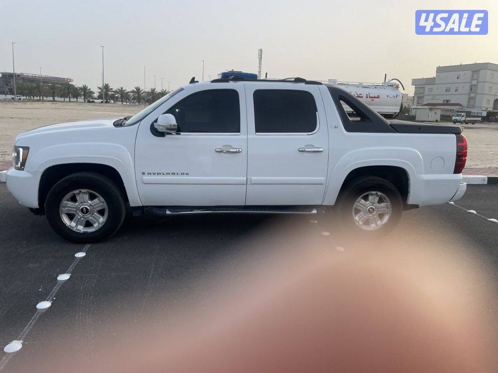 للبيع افلانش موديل 2009زد سفنتي ون دبل قير شرط الفحص قير مكينه وشاصي2