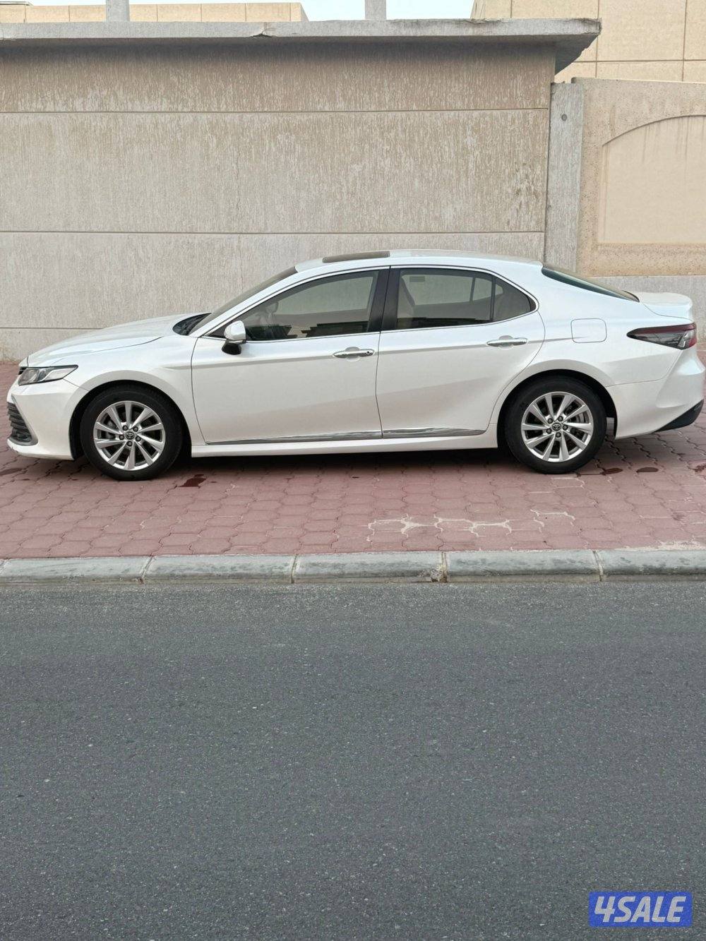 للبيع كامري GLE23 كامل المواصفات 4 اسلندر صبغ الوكالة ماعدا قطعه0