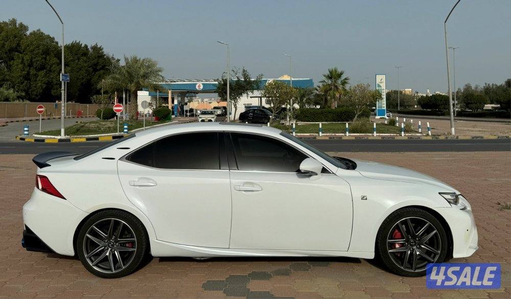 قمة بالنظافة لكزس IS 350 F SPORT الساير 2014
كامل المواصفات فحص7