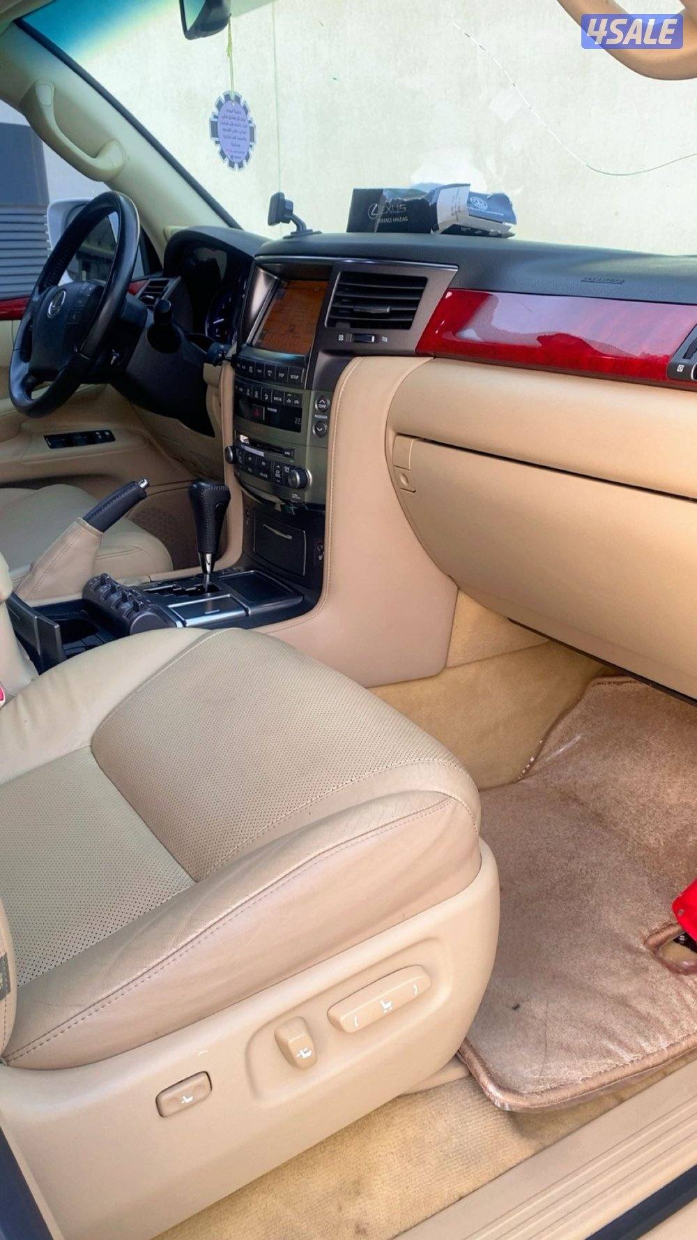 للبيع جيب لكزس المالك الاول20106