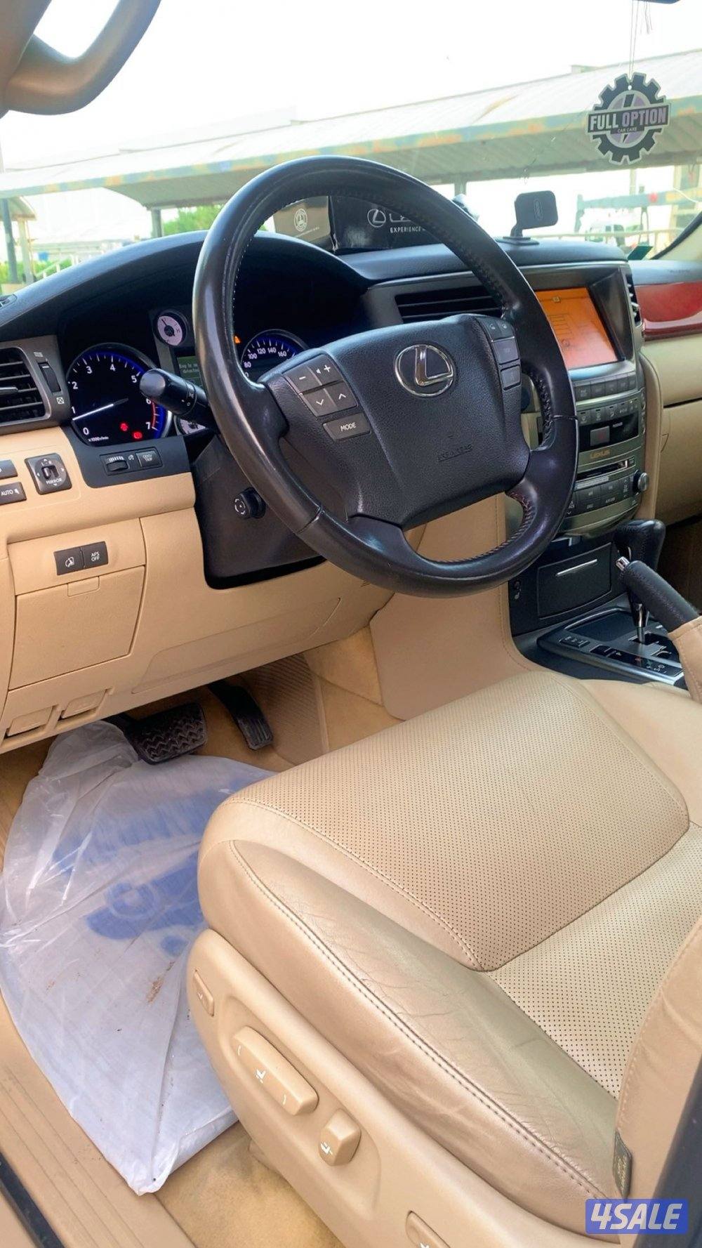 للبيع جيب لكزس المالك الاول20107