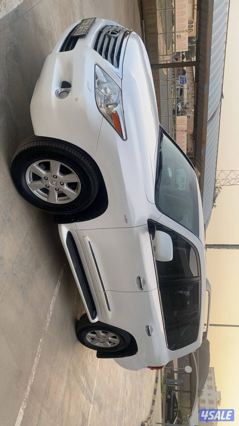 للبيع جيب لكزس المالك الاول20109