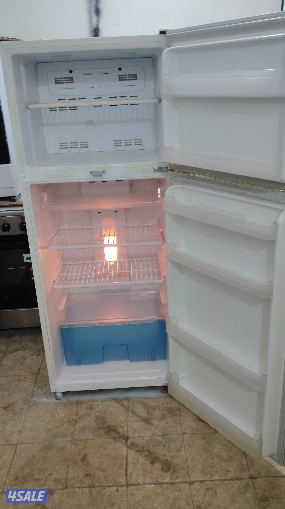 نبيع ثلاجات وا طباخات مستعمله بحاله ممتازه0